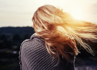 Capelli sfibrati e fragili? Ecco come curarli con rimedi naturali capelli sfibrati